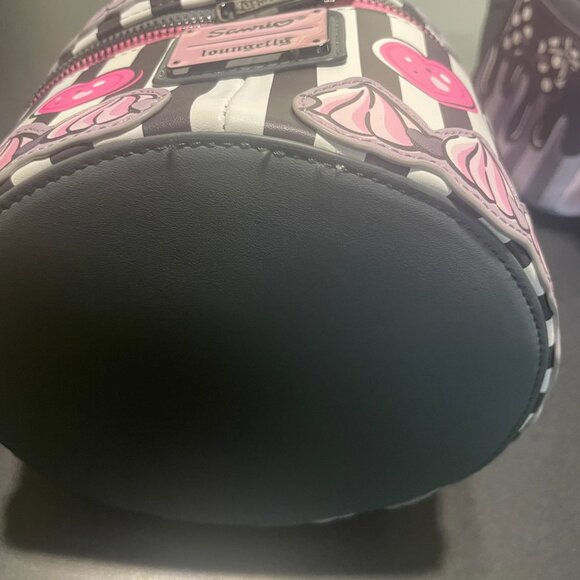 🎀🖤 NWT Loungefly Sanrio Kuromi & My Melody Cake Crossbody Bag 🖤🎀 - Picture 4 of 9